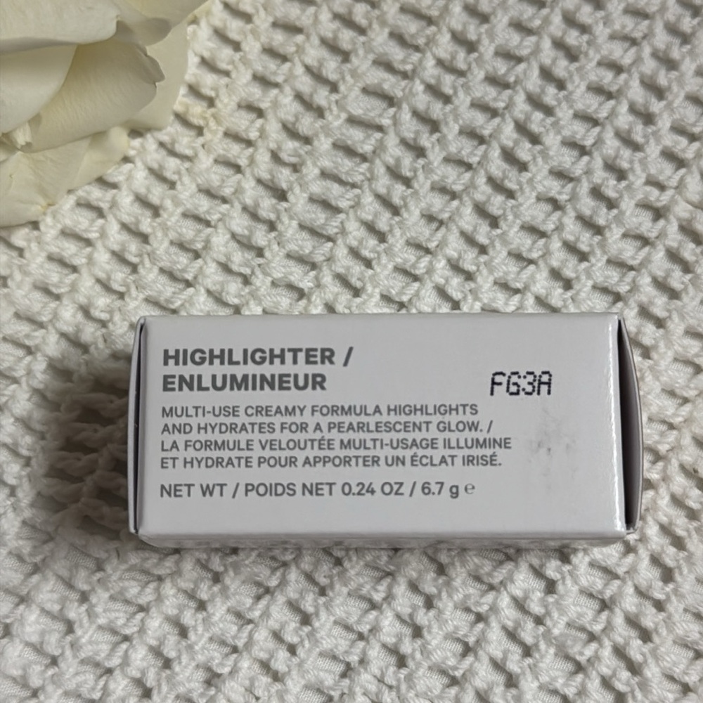 Milk Makeup Highlighter Mini 0.24oz/6.7g New With Box - TURNT - Picture 5 of 9